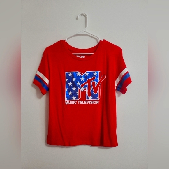 MTV Tops - GUC- Red MTV mid crop top size L